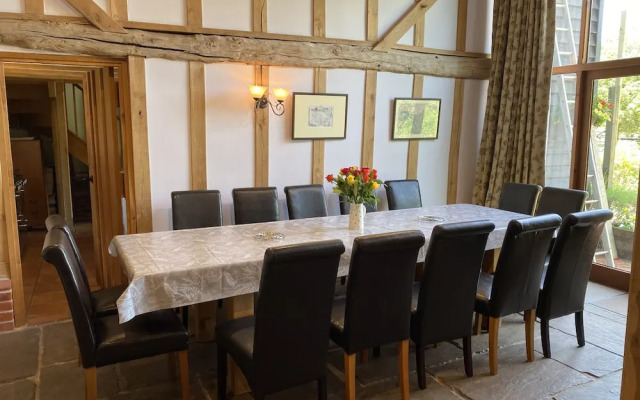 Brundish, Suffolk Large 4-bed Barn Stunning!