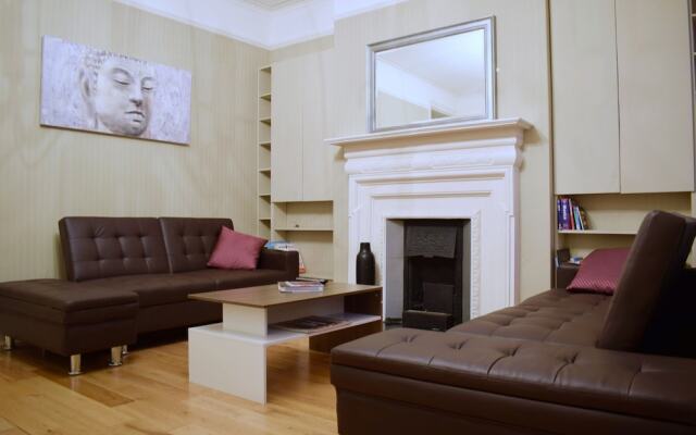 North London Spacious 2 Bedroom Apartment