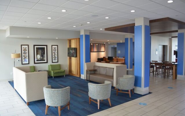 Holiday Inn Express & Suites Liberal