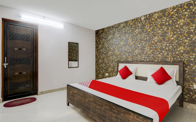 OYO Flagship 80492 Ck Inn