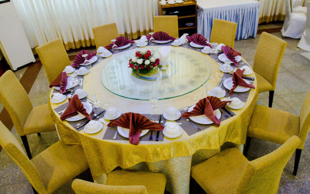City Golf Resort Hotel