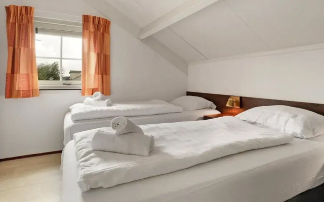 Bungalow by Water Near Rotterdam