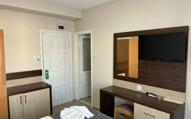 Rosella Hotels
