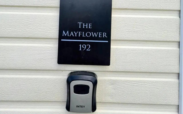 2 Bed Lodge - Sleeps 5 - Parking - Pets - Wifi