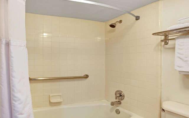 Zen Living Suites Extended Stay - Jacksonville - University Blvd