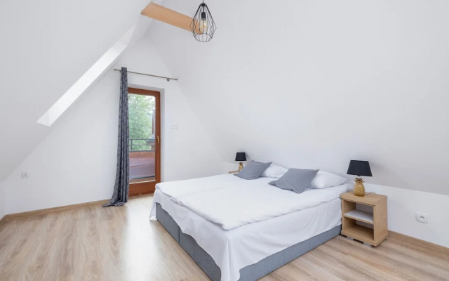 Salwatoriańska Apartment by Renters
