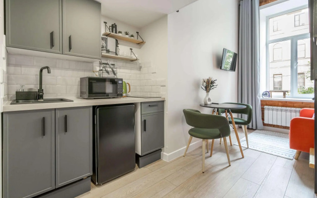 Метры в центре на улице Лахтинская 9