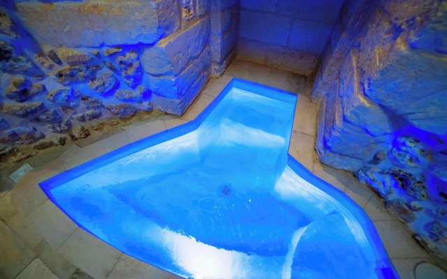 Trullo Meraviglia With Garden And Pool