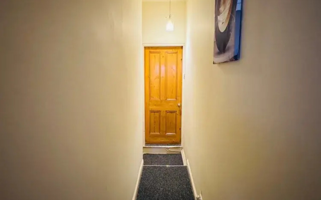 Cosy and Spacious 2 Bedroom House in Leicester