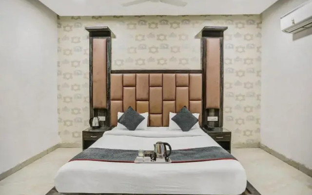 OYO Townhouse 22956 Hotel Grand Residency