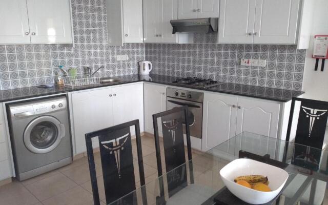 Stunning Spacious 2-bed Apartment in Liopetri