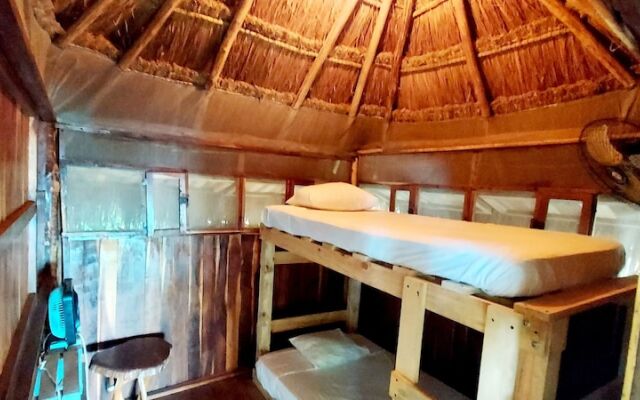 LULÚ La Bruja Yoga Lodge