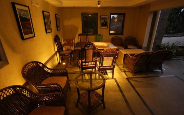 Lijiang Starlight Snow Mountain Hotel