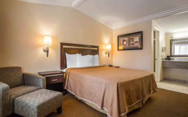 Rodeway Inn Near Legoland