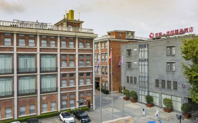 Yazz Hotel