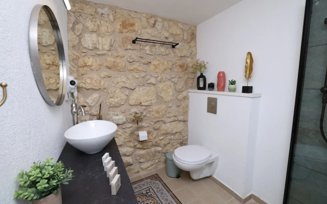 Helios Boutique Suites by La Finca Hotel