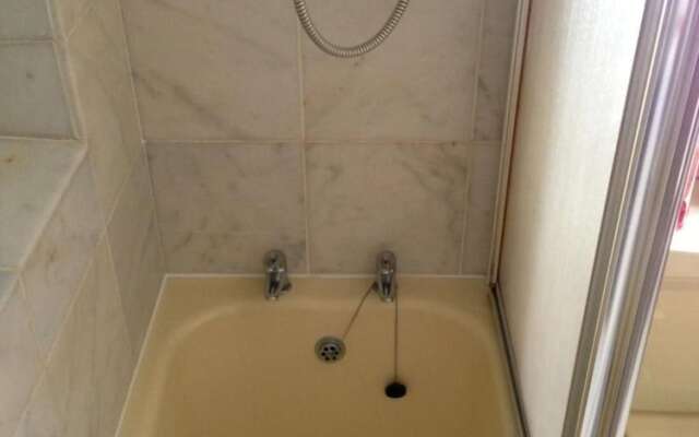 Room-orchard Manor, Fore Street Probus,