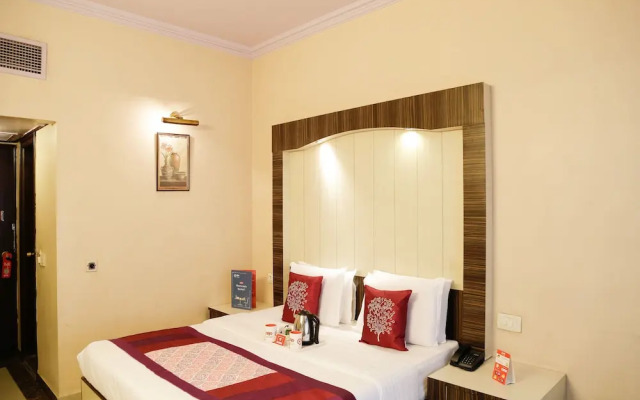 OYO 18814 Hotel Maya International