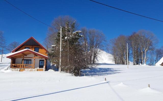 Eco Village Highlander