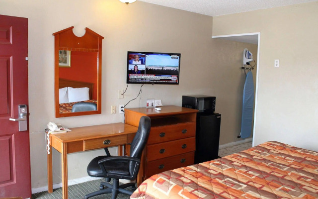 Continental Inn & Suites Nacogdoches TX / SFA  University/Downtown