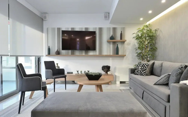 The Lop Athens Holiday Luxury Suites
