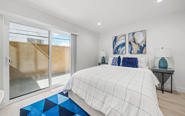 Serene Escapes Hollywood