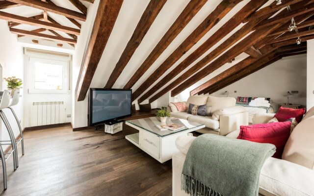 Marqués de Santa Ana City Center