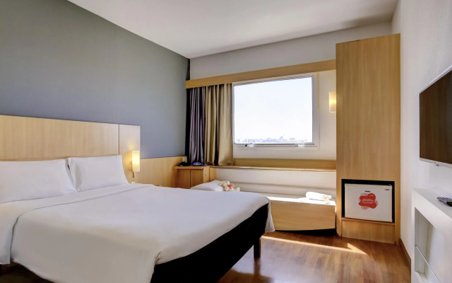 ibis Vitoria Praia Do Canto