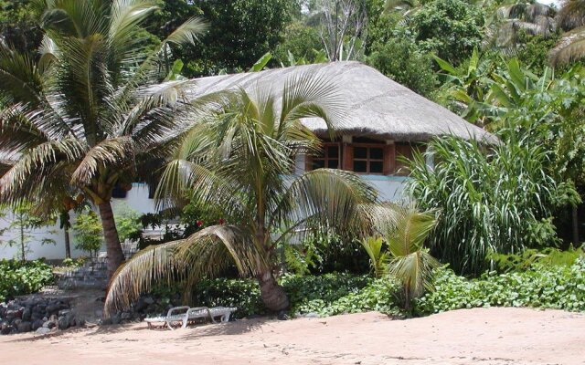 Moheli Laka Lodge