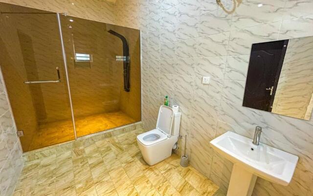 4 Bedroom Luxury Entire Apartment With Wifi