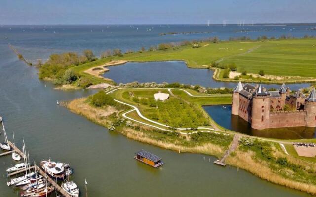 Romantic Luxury Eco-friendly River Front Houseboat