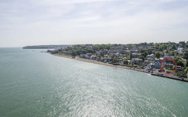 Seafront Quay West Apartments