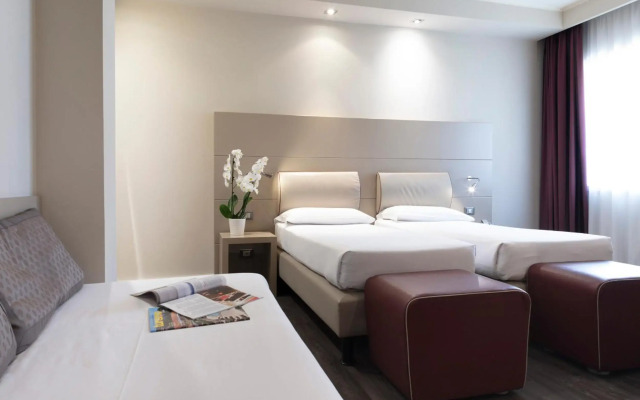 Smart Hotel Holiday
