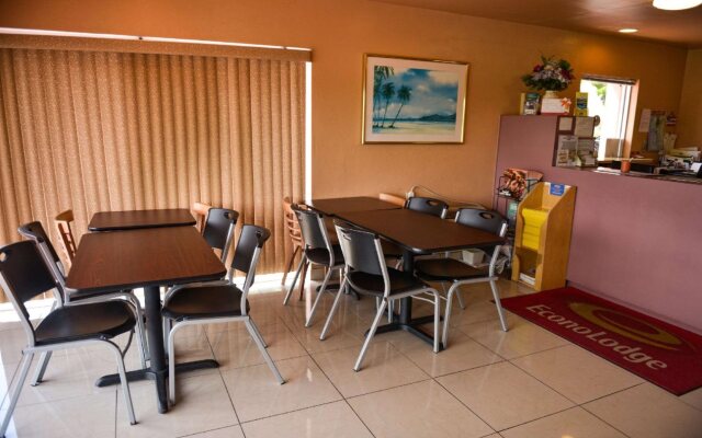 Econo Lodge North