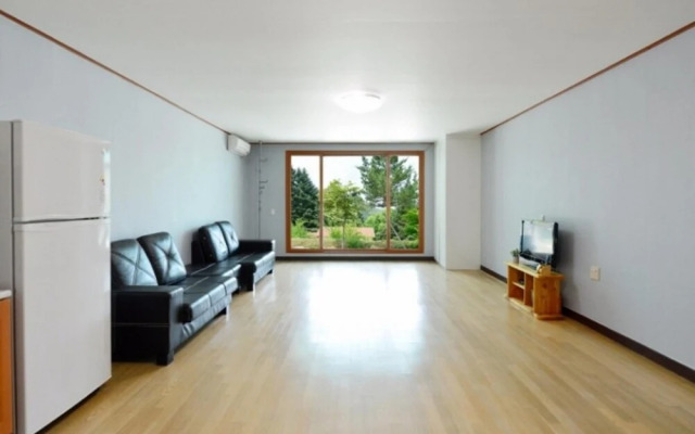 Chuncheon Aisan Tennis Pension