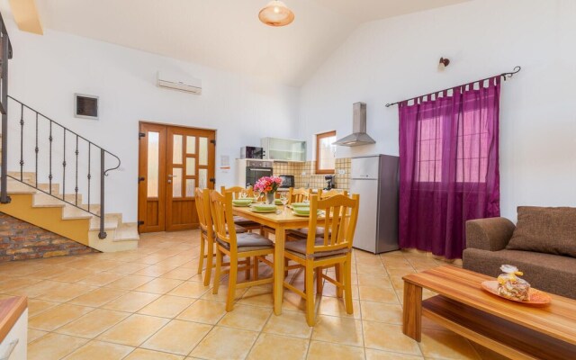 Awesome Home in Liznjan With Wifi and 2 Bedrooms