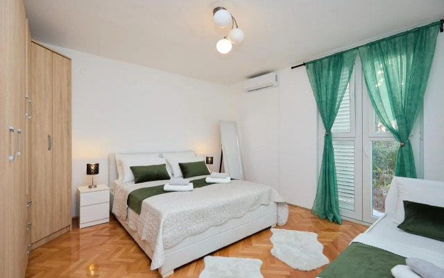 Tranquility gardens suite