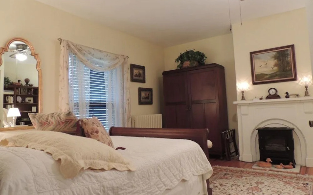 1868 Magnolia House Inn