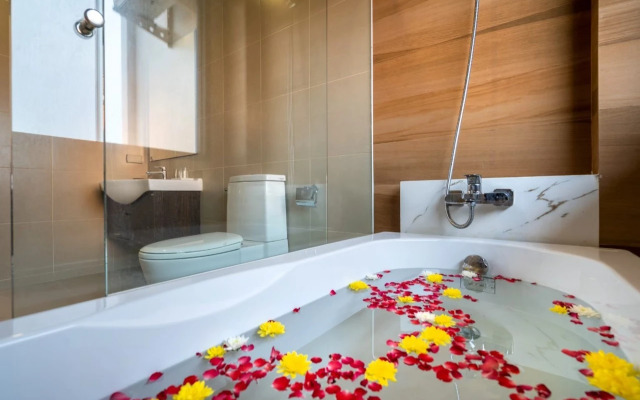 The Thames Pool Access Resort SHA+