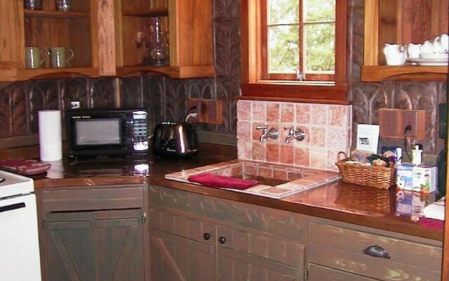 Cat's Meow Bed & Breakfast