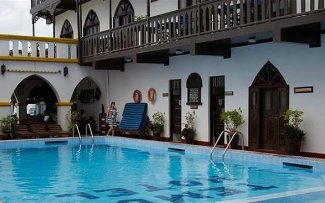 Tembo House Hotel & Apartments