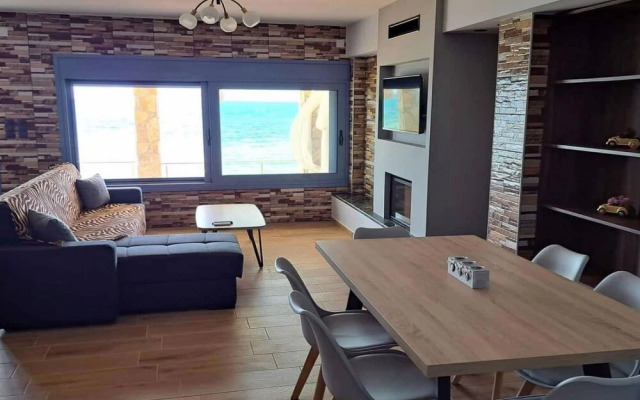 Maritinas Stone Apartment On The Beach