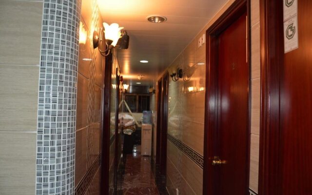 Everest Hostel