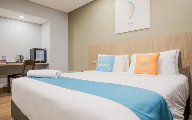 Sans Hotel Puri Indah Jakarta