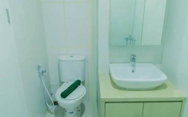 Comfortable and Simply Studio Apartment at Tamansari Skylounge