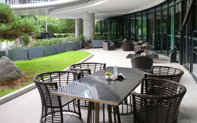 Holiday Inn Nanjing South Station by IHG