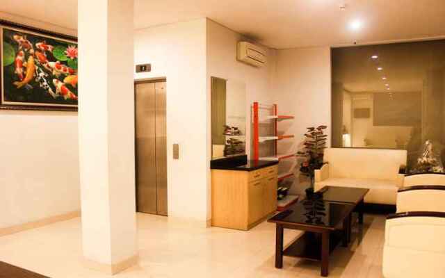 泗水祖祖尼亚加檀邦酒店(Zuzu Niaga Tambang Surabaya)