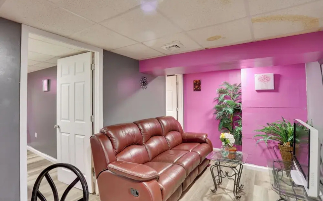 9 Mi to Midtown: Convenient Harrisburg Apt