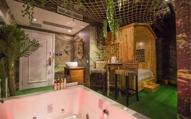 Love Of Swan Theme Hotel