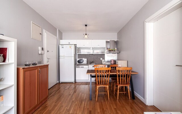 Sleek and Central Flat With Shared Pool in Sisli